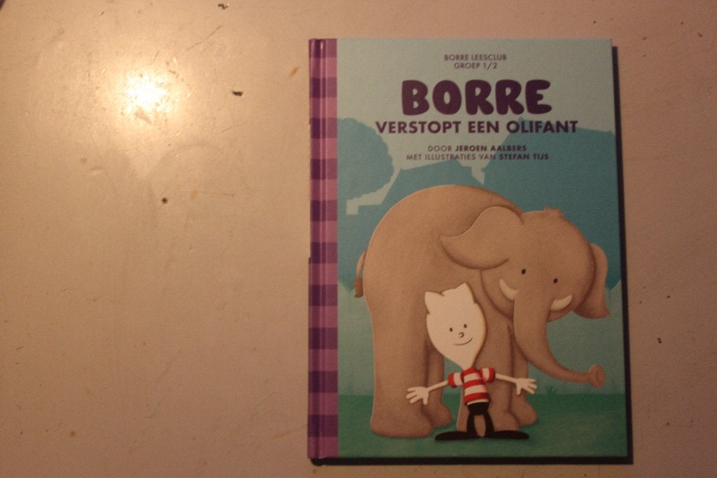 701e - boek - borre - verstopt een olifant - groep 1/2, Ophalen of Verzenden, Gelezen, Fictie algemeen