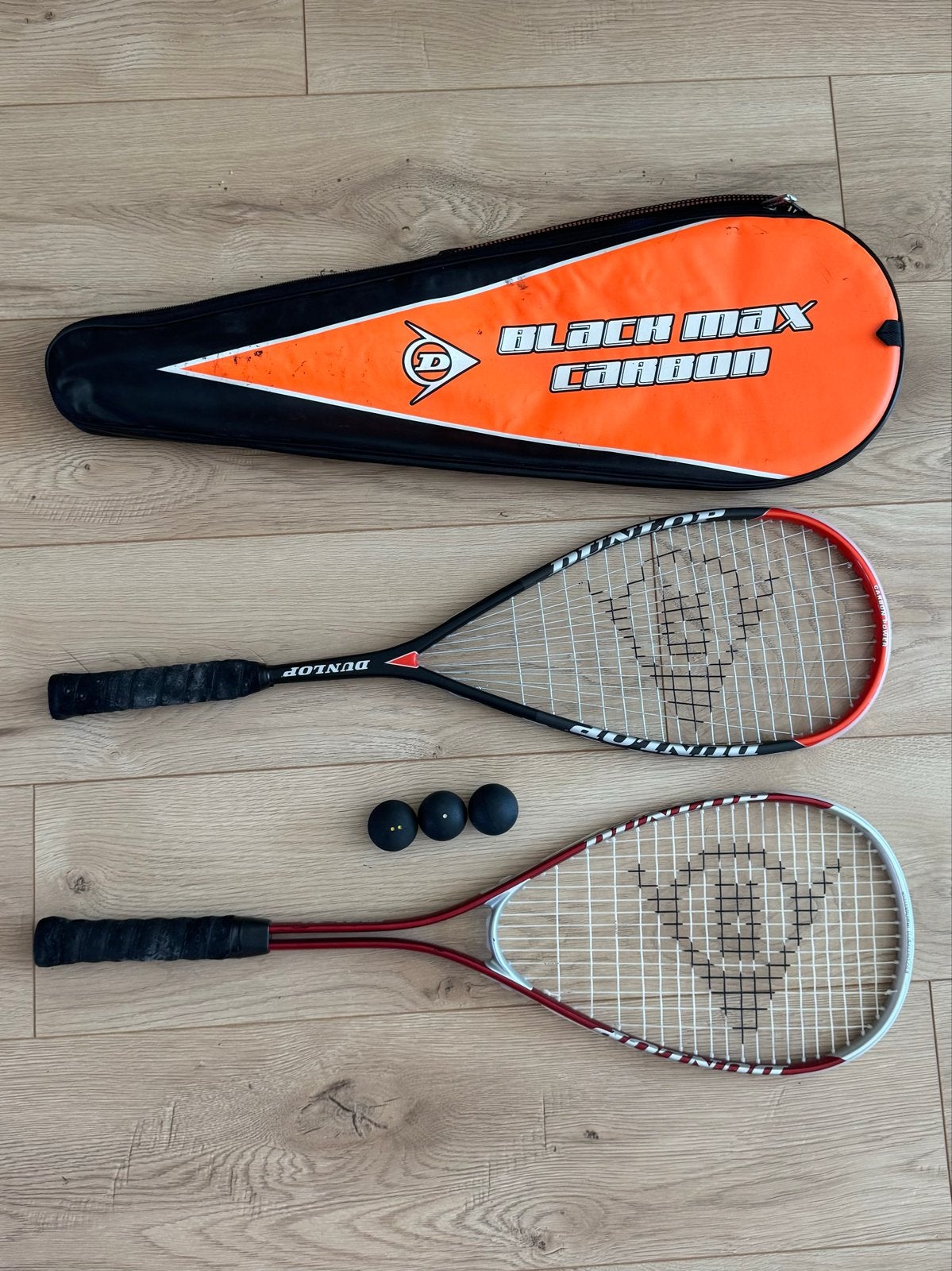 2x Dunlop Squash Rackets + Hoes & 3 Ballen, Sport en Fitness, Ophalen of Verzenden, Gebruikt, Racket, Met hoes