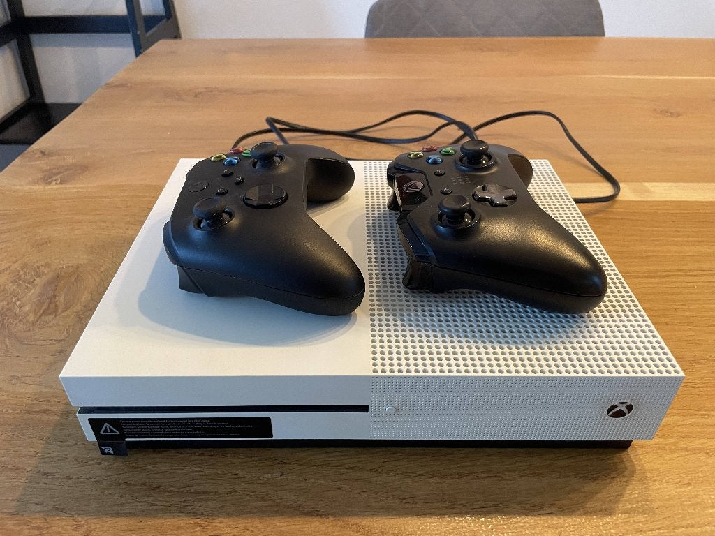 Foto 3 van Xbox One S 500GB