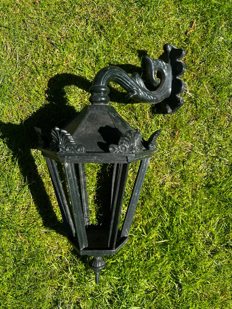 Antieke Zwarte Buitenlamp - Klassieke Wandlantaarn, Tuin en Terras, Staande lamp, Ophalen of Verzenden, 50 tot 250 watt, Netvoeding
