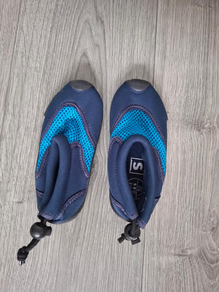 Blauwe waterschoenen maat 25, Jongen of Meisje, Overige typen, Ophalen of Verzenden, Zo goed als nieuw