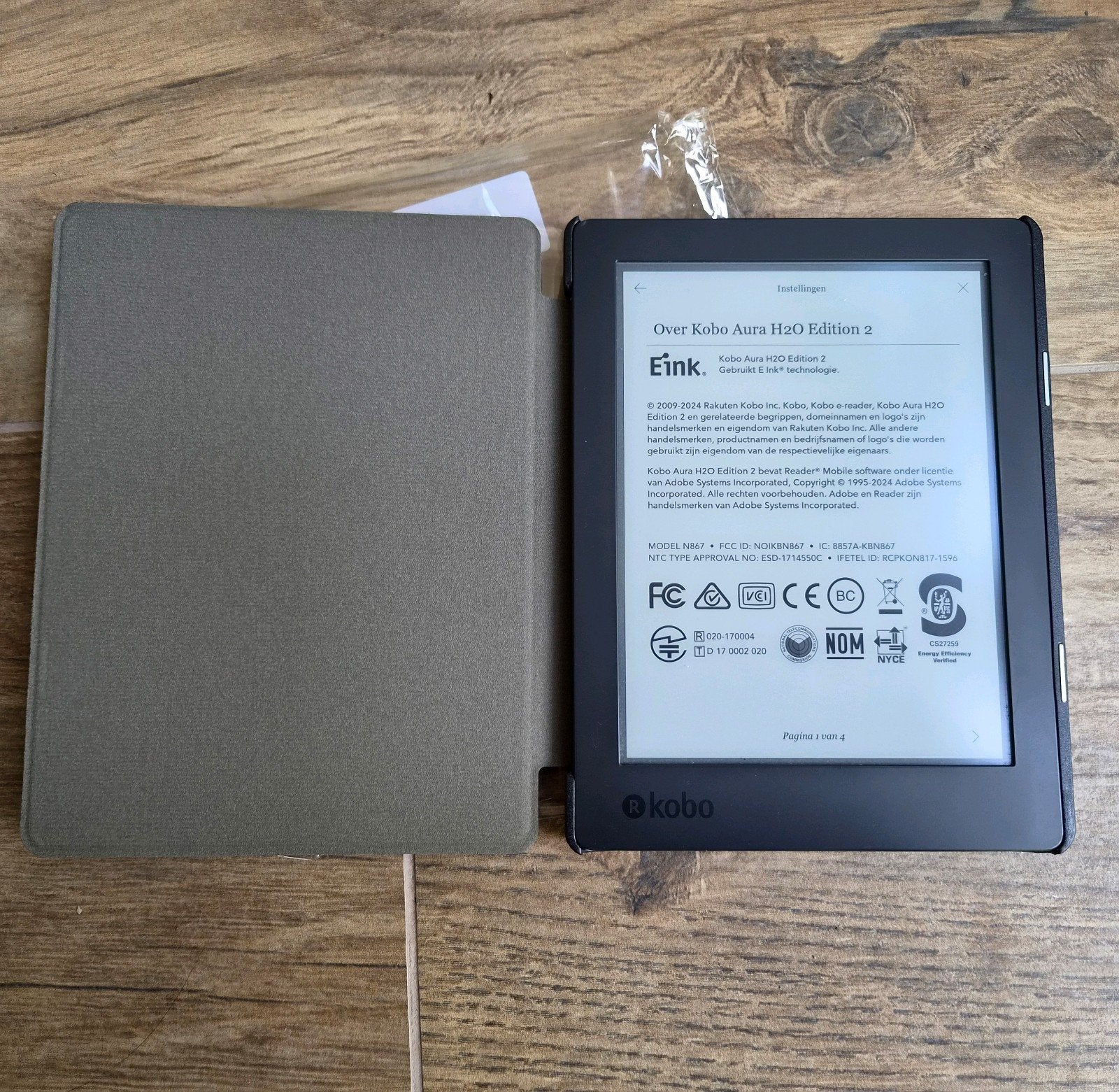 Mooie Kobo Aura H2o edition 2 ereader + nieuwe sleepcover, Wi-Fi, 8 GB, Rakuten Kobo Inc, Ophalen of Verzenden