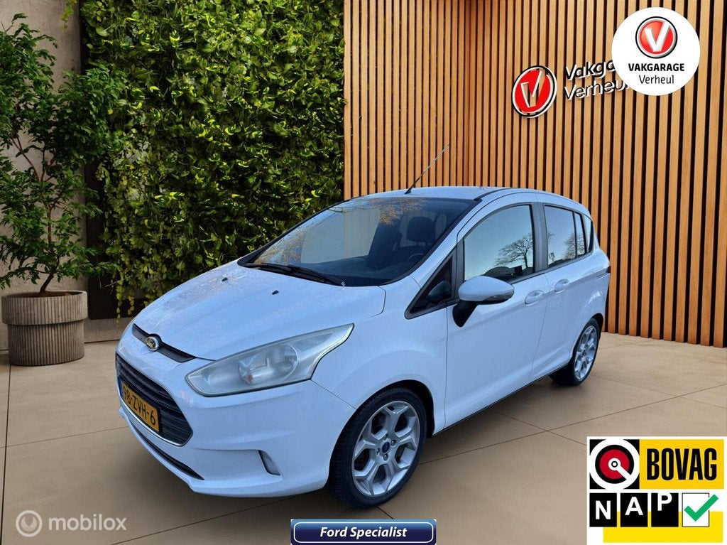 Ford B-Max 1.0 EcoB Titanium|Stoelverwarming|Trekhaak|Boekje, Auto's, Ford, Voorwielaandrijving, Euro 5, 101 pk, Gebruikt