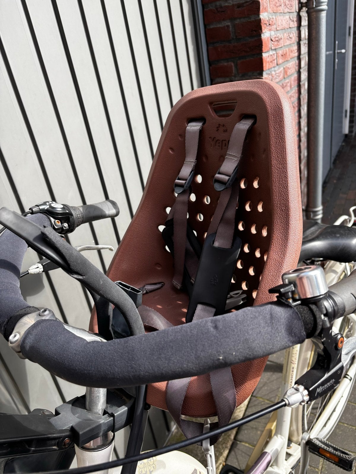 Yepp fietsstoeltje voorop - bruin, Ophalen, Voorzitje, 0 t/m 13 kg, Gebruikt