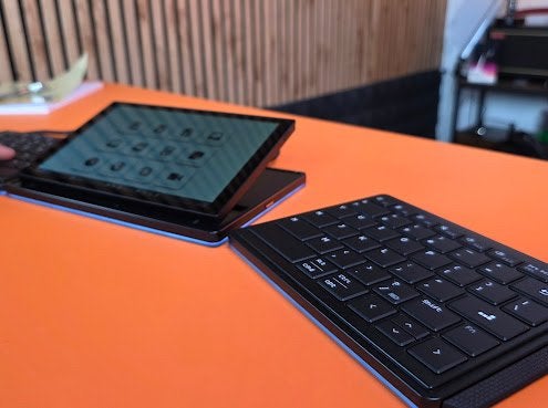 MP Tetrasplit Keyboard met touchscreen - Nieuwstaat, Computers en Software, Toetsenborden, Zo goed als nieuw, Qwerty, Draadloos