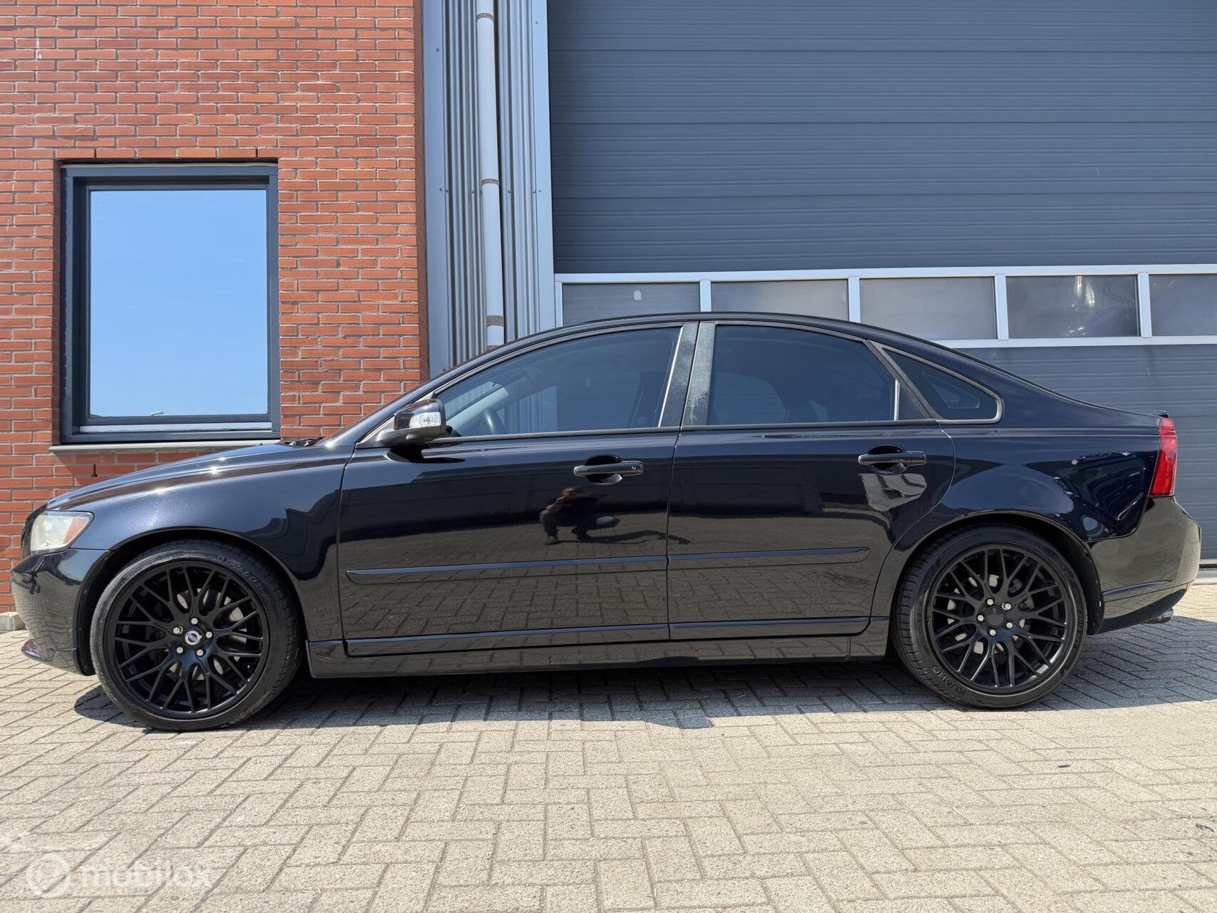 Volvo S40 2.5 T5 230pk Handgeschakeld Kinetic - 18inch, Stof, 700 kg, Handgeschakeld, Sedan
