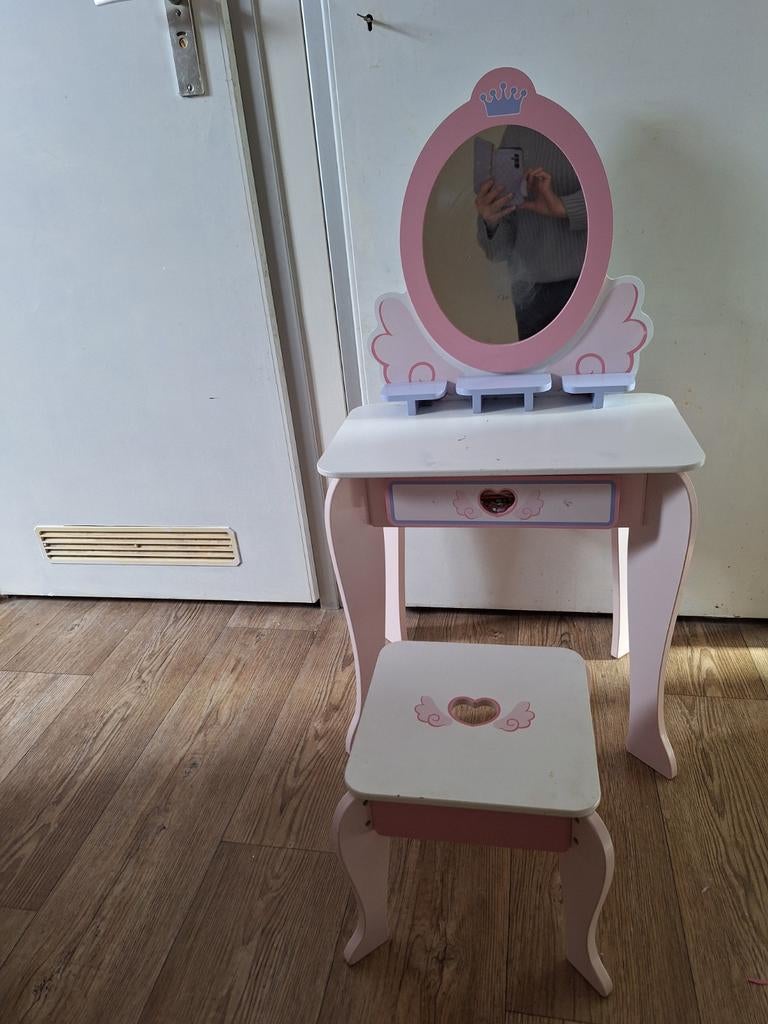 Roze houten kaptafel met spiegel en krukje voor kinderen, Minder dan 50 cm, Gebruikt, Ophalen of Verzenden, Prinses, Kinderkamer, Speelgoed