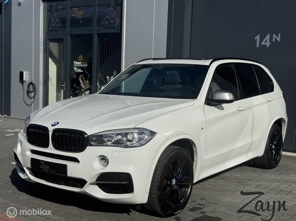 BMW X5 M50D | Grijs kenteken | Pano | HUD | Memory | H&K |, Auto's, Bestelauto's, 15 km/l, Gebruikt, Euro 6, 2993 cc