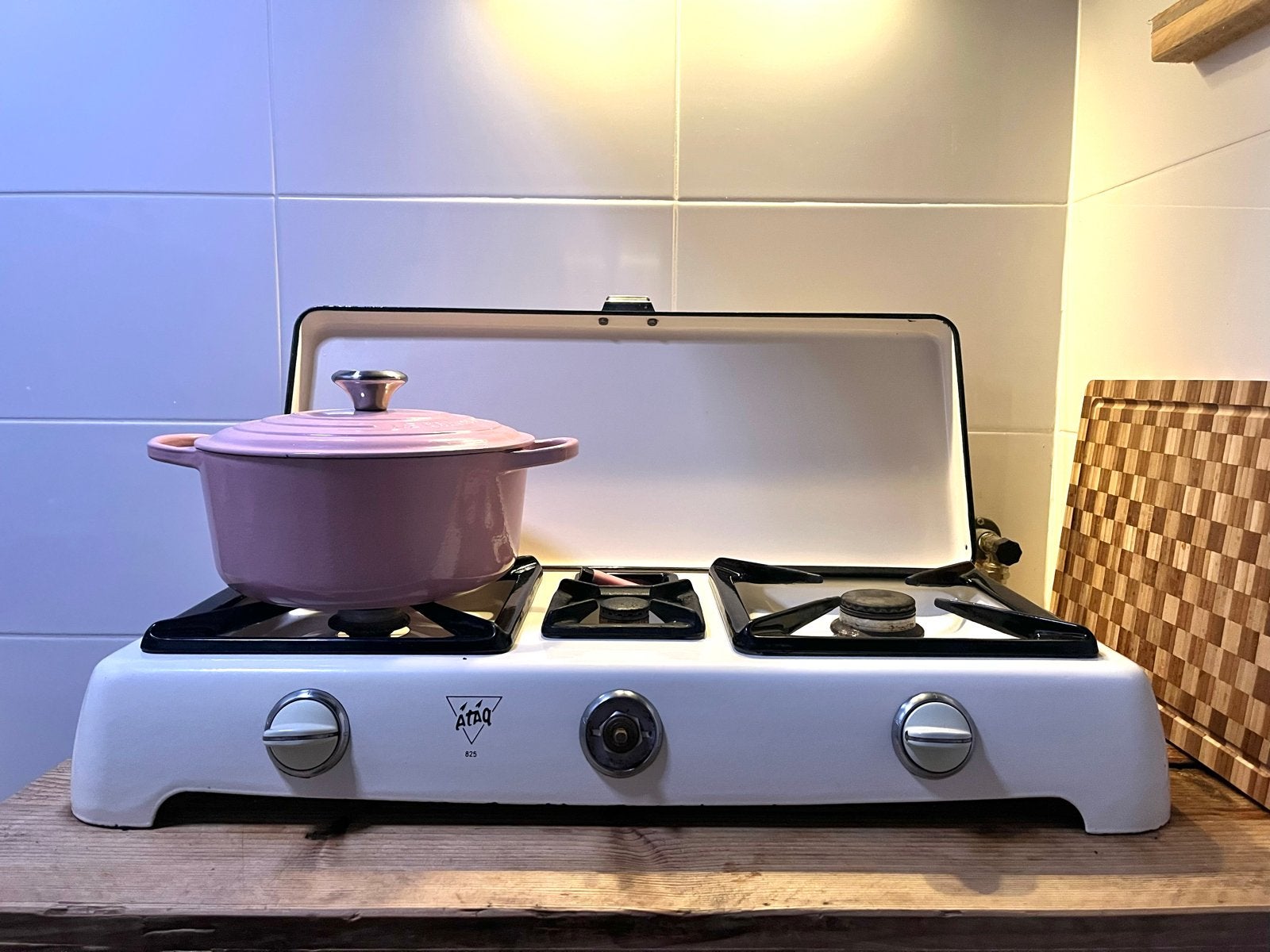 Vintage ATAG 825 Gasfornuis - 3 Pitten - Wit Emaille, Witgoed en Apparatuur, Fornuizen, Ophalen, Gebruikt, Minder dan 85 cm, 60 cm of meer