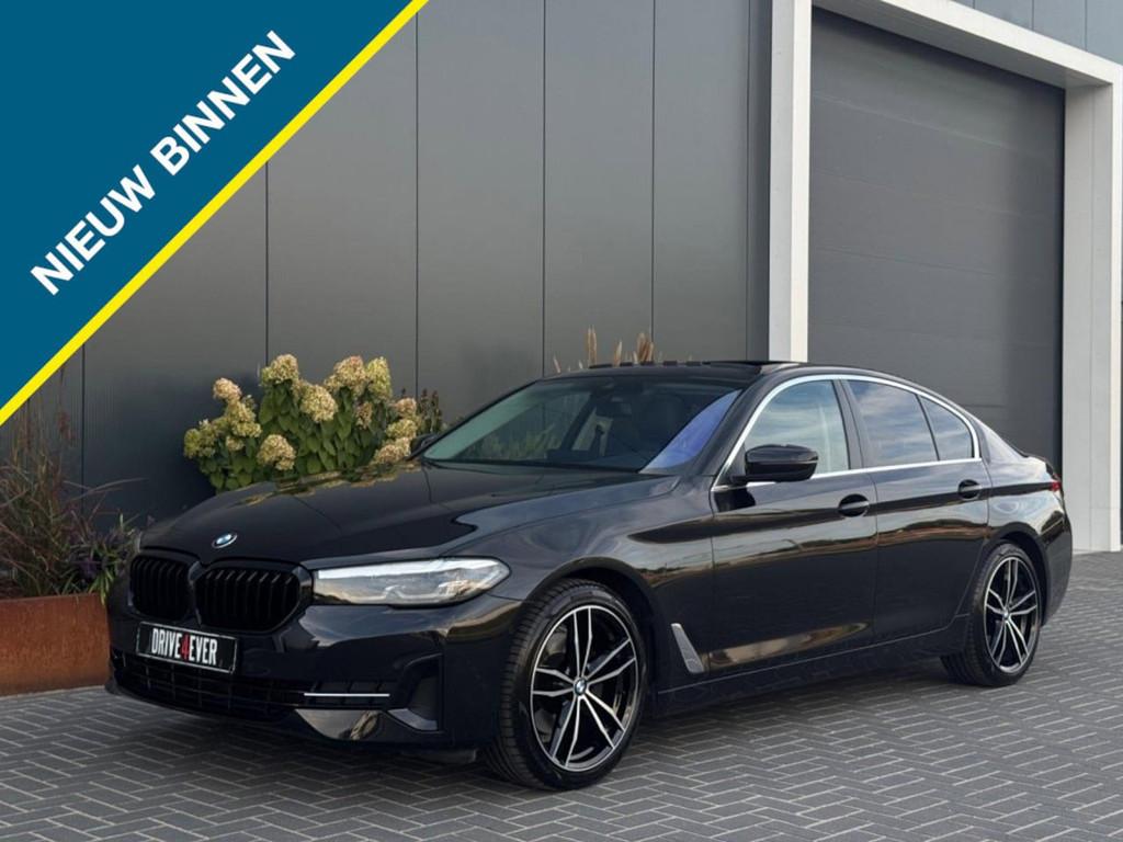 BMW 5-serie 520i High Executive| Pano | Leder | Cruise, Auto's, BMW, Bedrijf, Te koop, 5-Serie, ABS, Achteruitrijcamera, Airbags