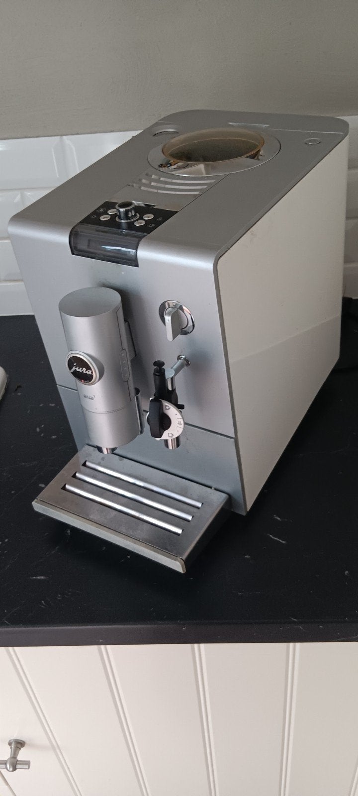 Jura ENA 7  wit/ grijs., Witgoed en Apparatuur, Koffiezetapparaten, Ophalen, Zo goed als nieuw, Afneembaar waterreservoir, Gemalen koffie