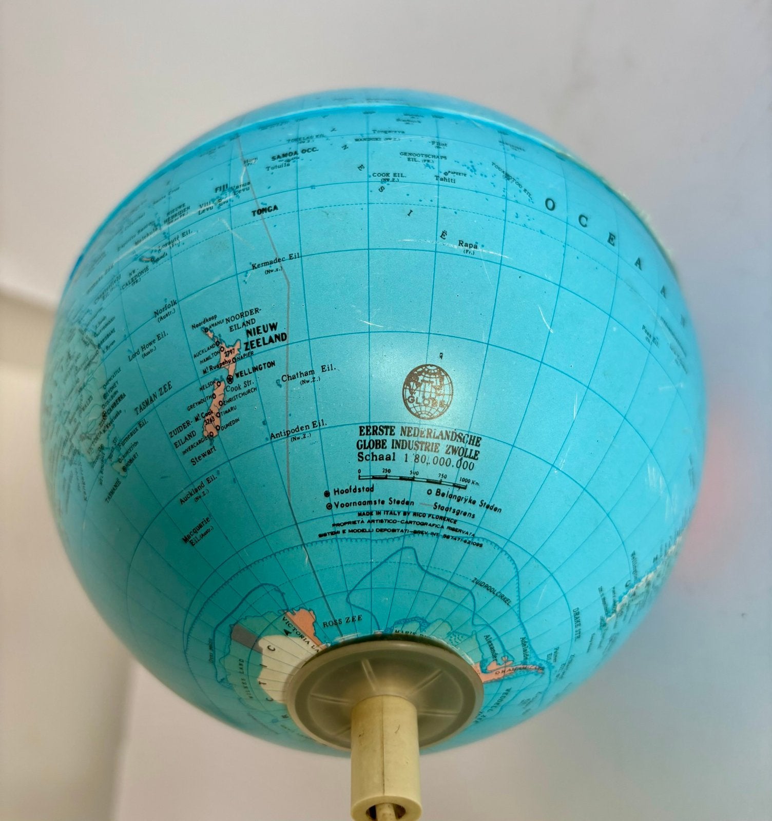 Vintage Eerste Nederlandsche Globe – Industrie Zwolle ‘70, Huis en Inrichting, Woonaccessoires | Wereldbollen, -, -, Ophalen of Verzenden
