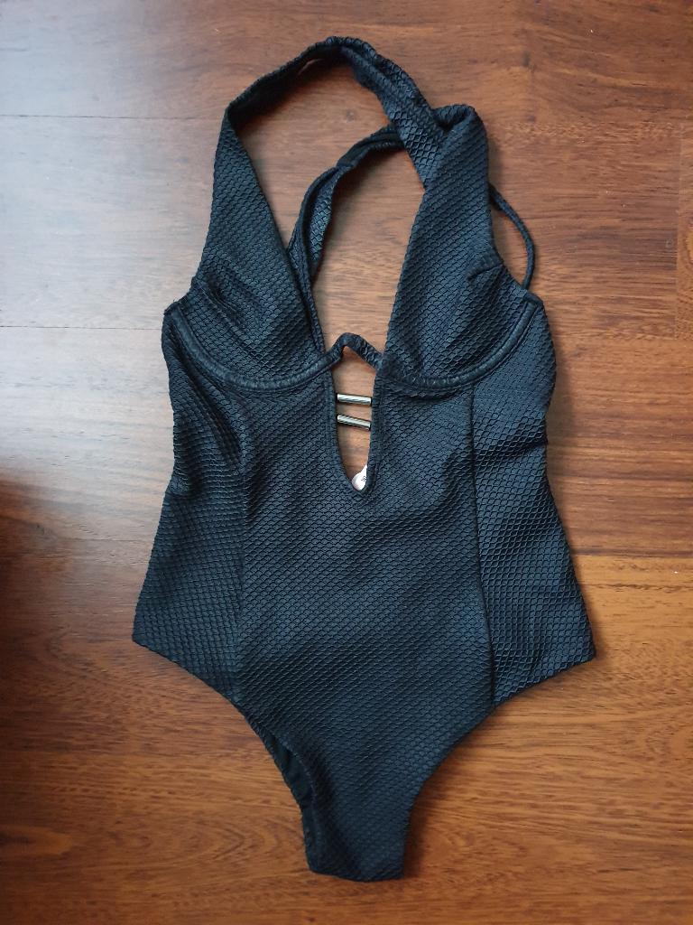 Nieuw - sexy zwart badpak Hunkemoller - 34, Kleding | Dames, Badmode en Zwemkleding, Zwart, Nieuw, Badpak, Ophalen of Verzenden