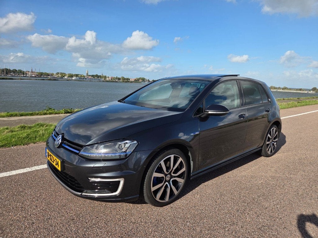 Volkswagen Golf 7 GTE 1.4 TSI 2014 Carbon Steel Grey, Stof, 4 cilinders, 1395 cc, 149 pk