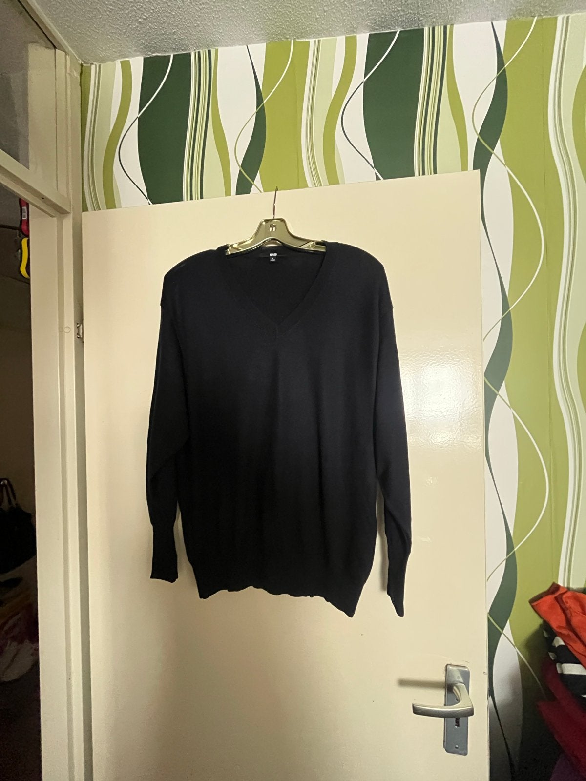 Uniqlo V-hals trui zwart maat L,100%lana wol, Ophalen of Verzenden, Zo goed als nieuw, Maat 52/54 (L), Zwart