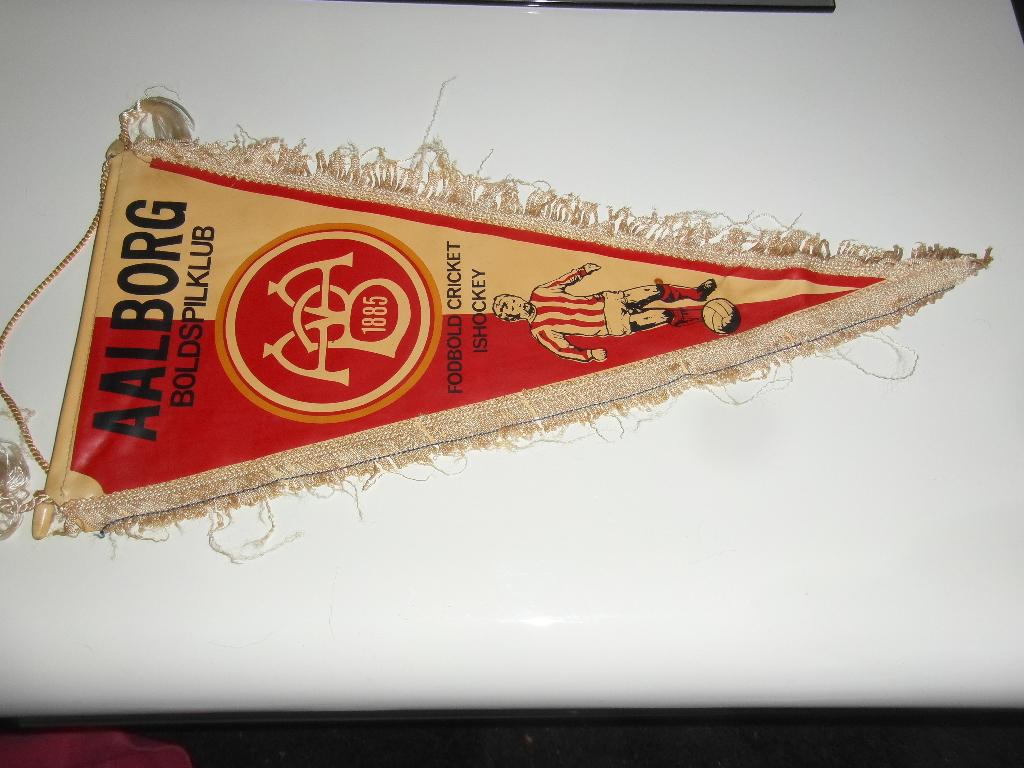 voetbal oude vaan aalborg bk denemarken jaren 70, Ophalen of Verzenden, Gebruikt, Buitenlandse clubs, Vaantje of Sjaal