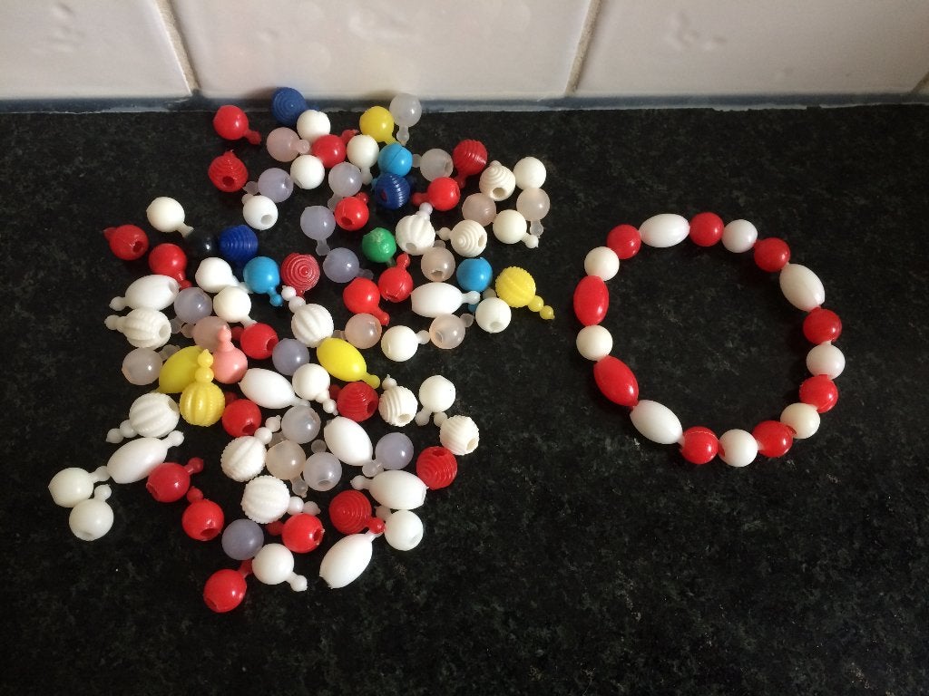 Plastic kralen (105 stuks) klik kralen, Ophalen of Verzenden, Overige typen