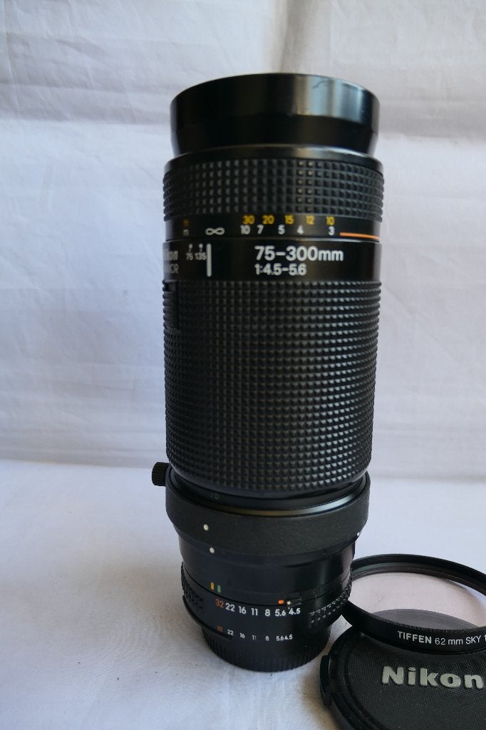 AF Nikkor 75-300mm f/4-5.6 in nette staat, Gebruikt, Statiefgondel, Nikon, Nikon F-mount
