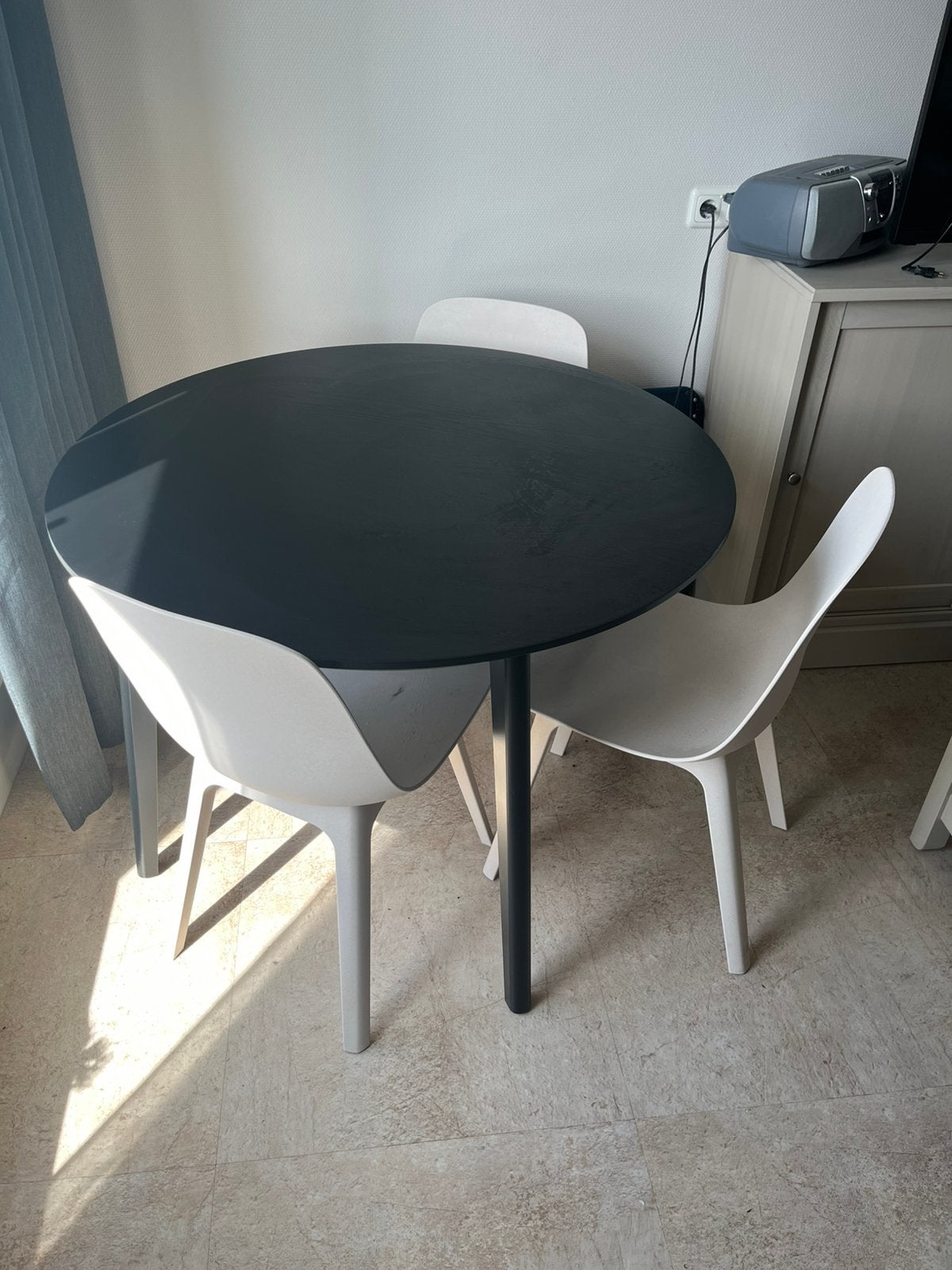 Ronde eet tafel eettafel en 3 stoelen, Ophalen, 100 tot 150 cm, Rond, Zo goed als nieuw