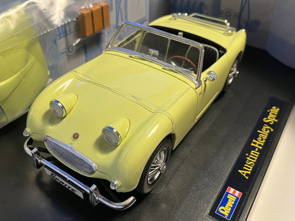Austin Healey Sprite "Frogeye"  1958 Yellow  1/18 Revell, Ophalen of Verzenden, Nieuw, Auto, Revell