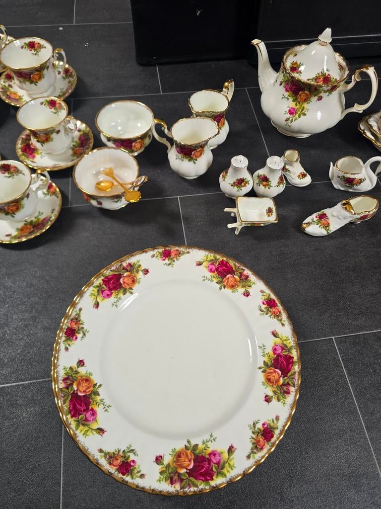 Royal old country roses, Ophalen of Verzenden