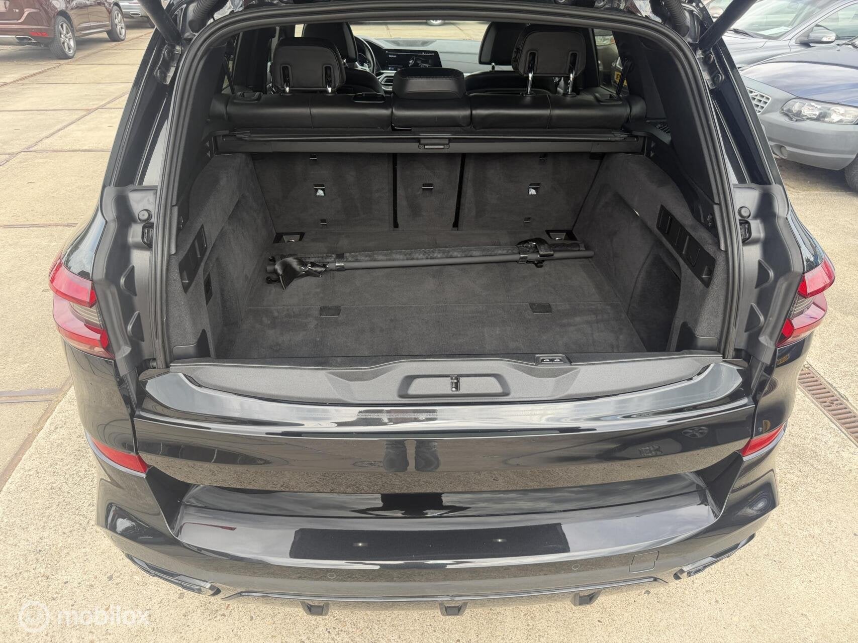 Foto 5 van BMW X5 xDrive45e M-SPORT ACC/SKYLOUNGE/4WD STURING