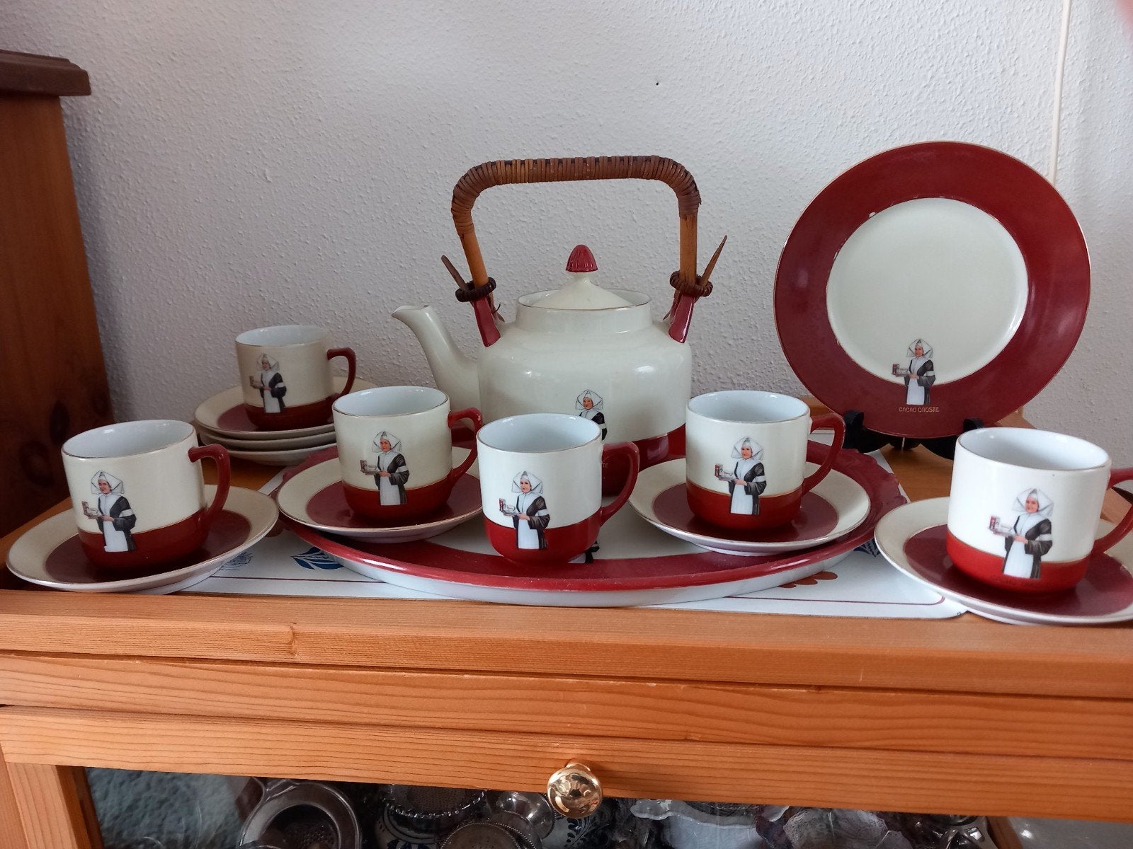 Droste Servies: Ketel, 6 Kop en Schotels, Dienblad, Bordjes, Ophalen, Gebruikt, Overige merken, Keramiek