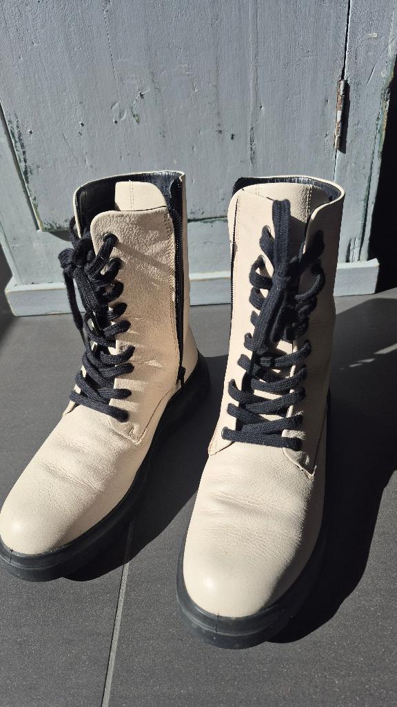 Ecco hoge schoenen dames creme maat EUR 37 US 6-6.5 UK 4.5, Kleding | Dames, Schoenen, Ophalen of Verzenden, Zo goed als nieuw