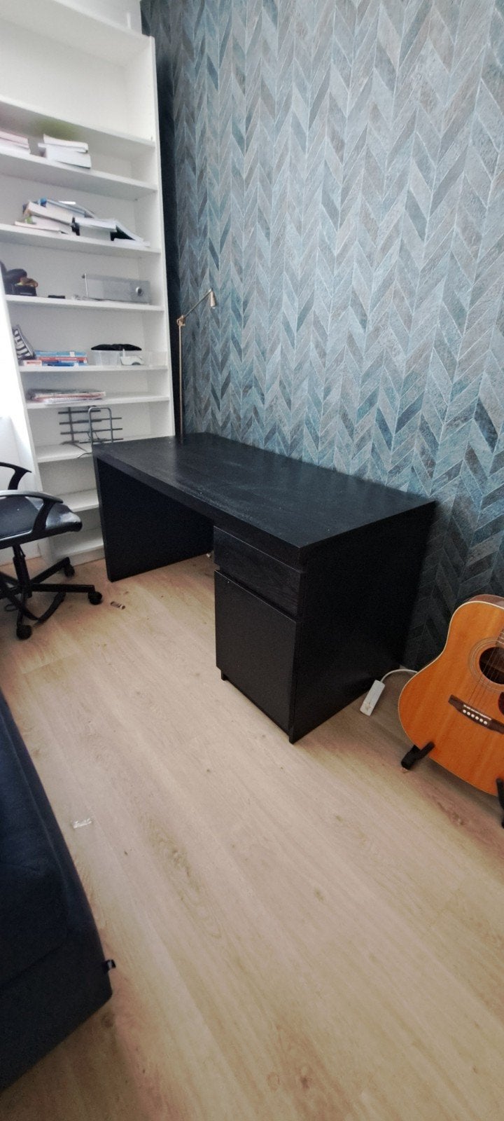 Zwart/ bruin Ikea Malm bureau met lades - Gebruikt, Huis en Inrichting, Bureaus, Ophalen, Gebruikt, Spaanplaat of MDF, Overige merken