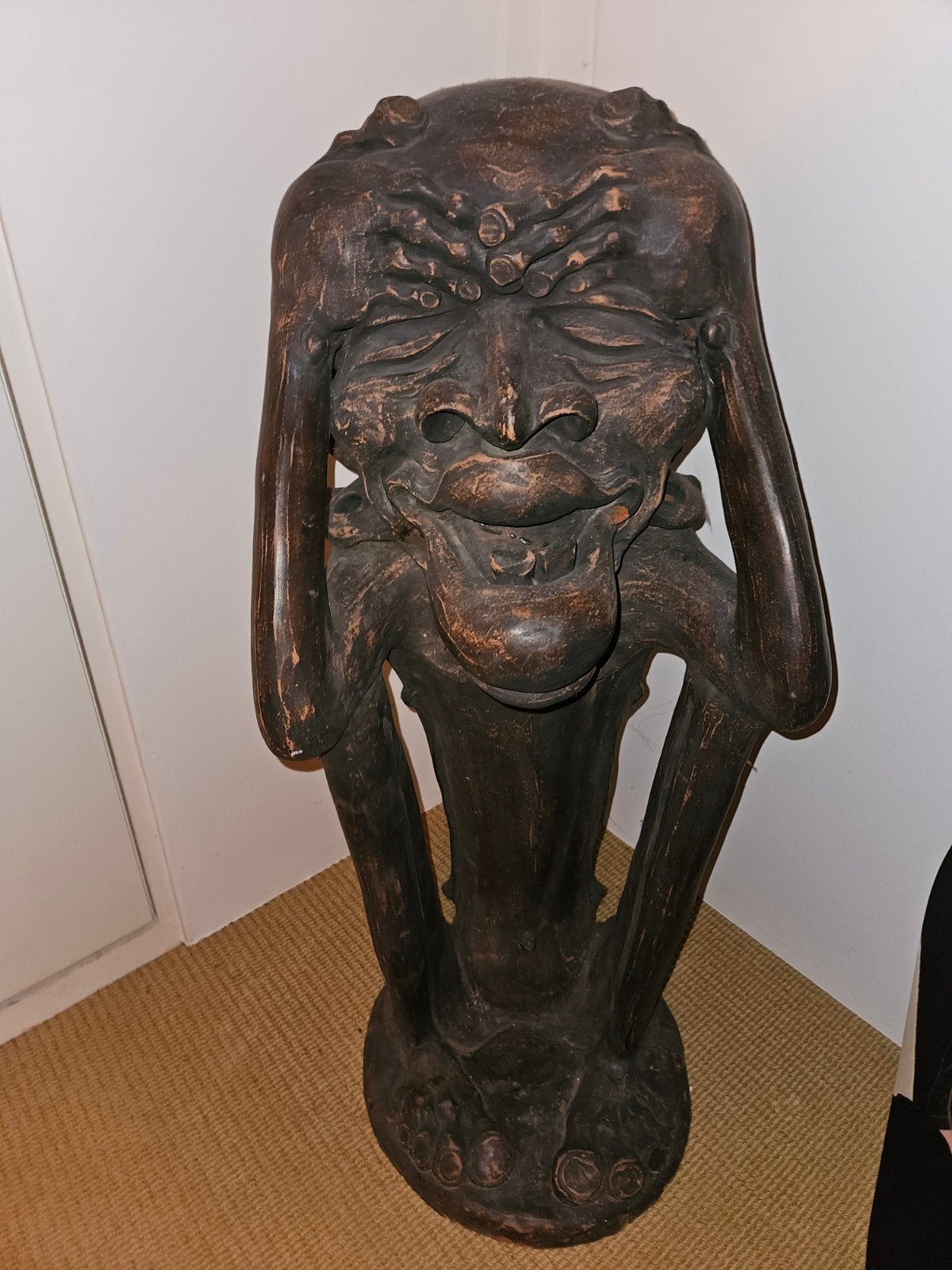 Unieke stenen sculptuur: 'Horen, Zien, Zwijgen' interpretati, Ophalen, Overige onderwerpen, 50 - 100 cm, Steen of Keramiek