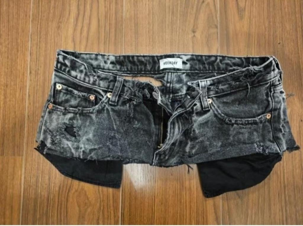 Weekday ripped rokje skirt zwart m festival, Maat 38/40 (M), Zwart, Ophalen of Verzenden, Gedragen