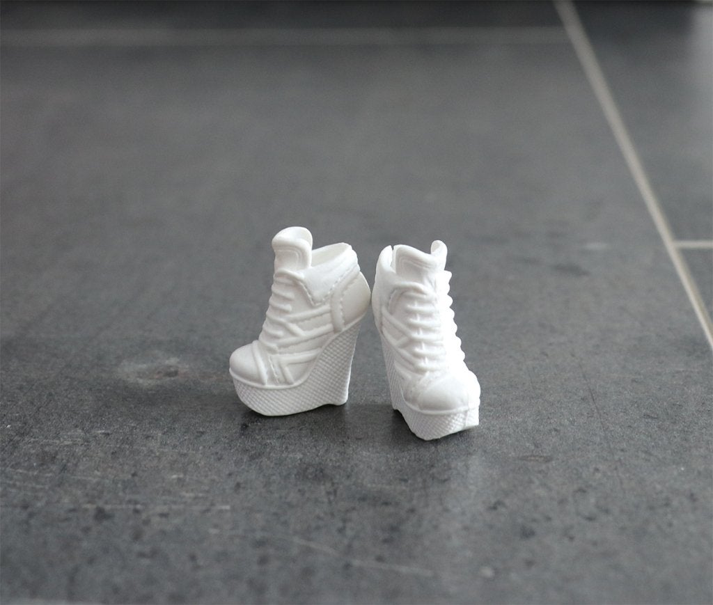 Barbie kleding nieuw - Originele hoge hakken schoenen wit, Ophalen of Verzenden, Nieuw, Barbie