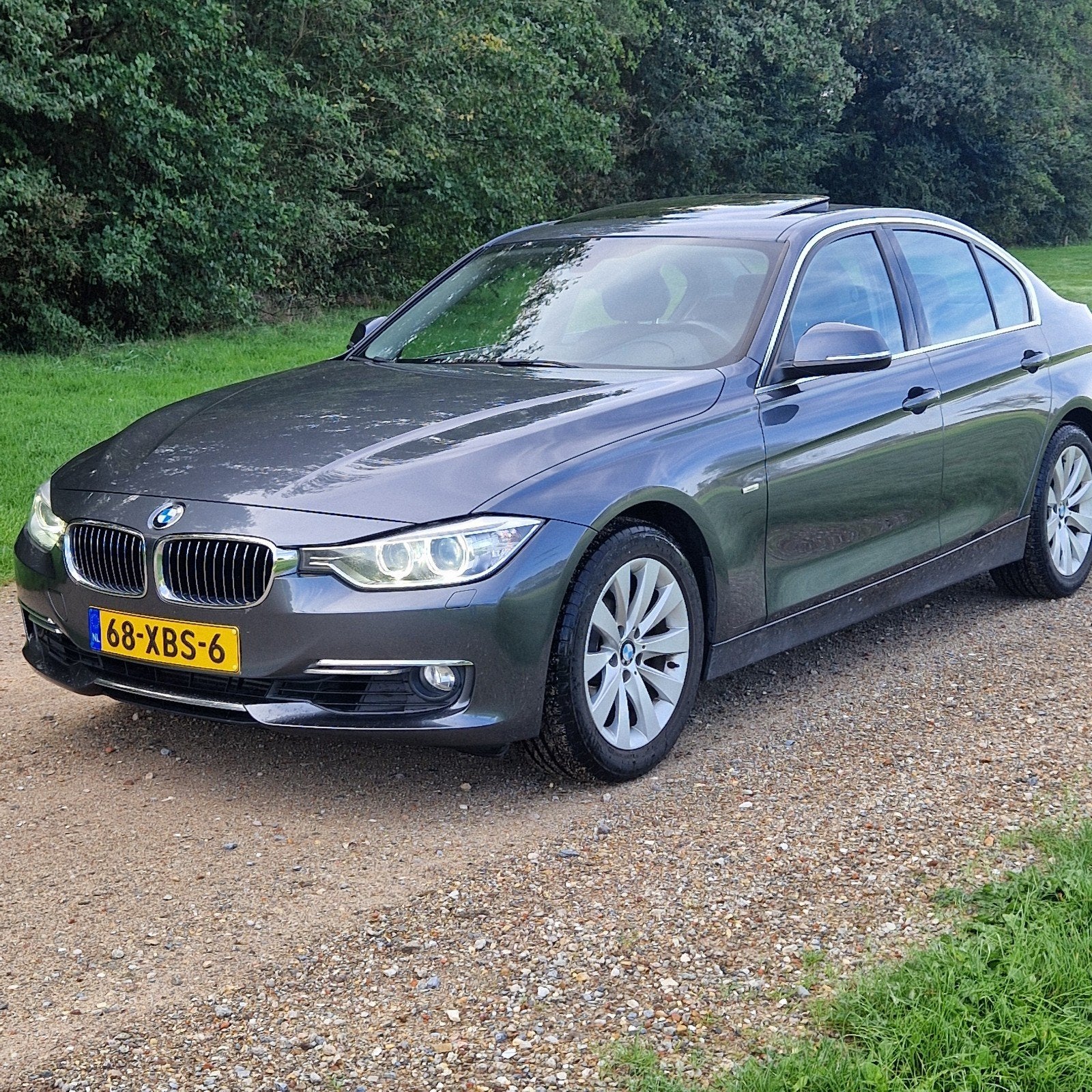 bmw 320i luxery, Auto's, Automaat, Achterwielaandrijving, Zwart, 4 cilinders