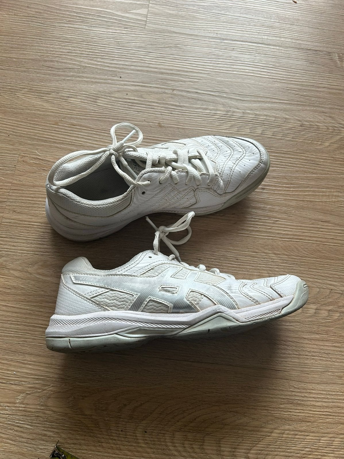 Witte tennisschoenen maat 38 Asics, Sport en Fitness, Overige merken, Gebruikt, L00, Schoenen
