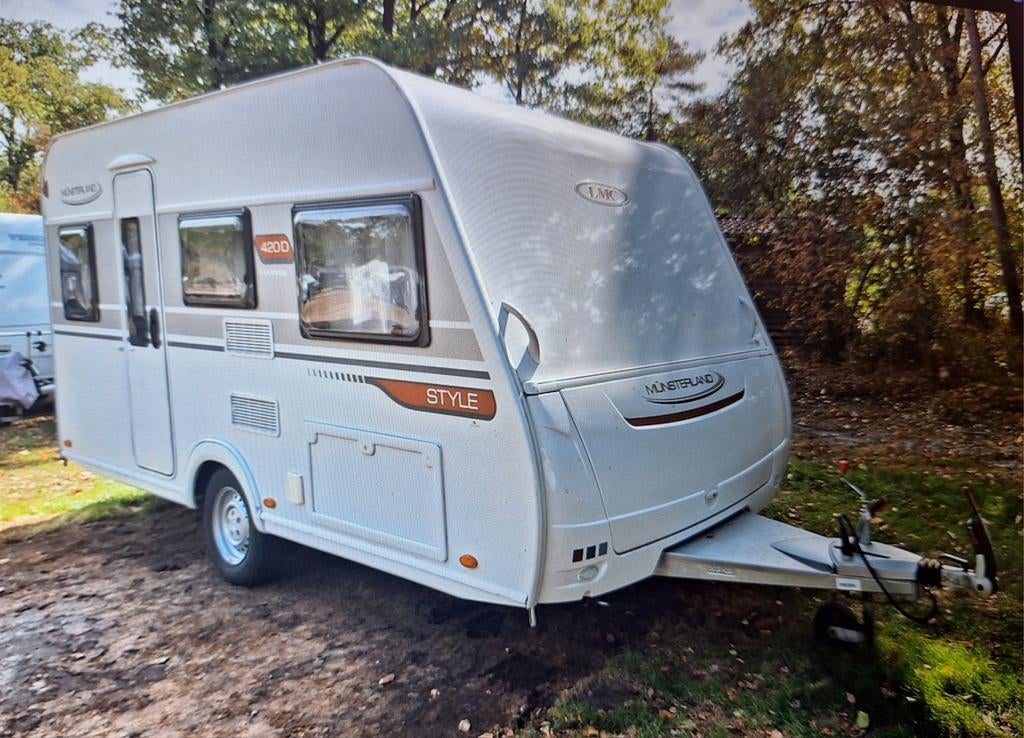 LMC STYLE Caravan 420D met voortent luifel en slaaptent, Standaardzit, Kachel, Particulier, 6 tot 7 meter