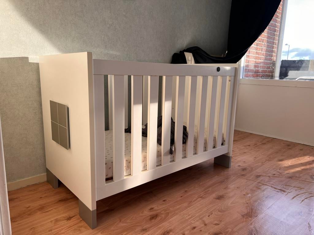 Wit ledikant met matras, HEMA hoes en Molton, Kinderen en Baby's, Ophalen, Gebruikt, Ledikant