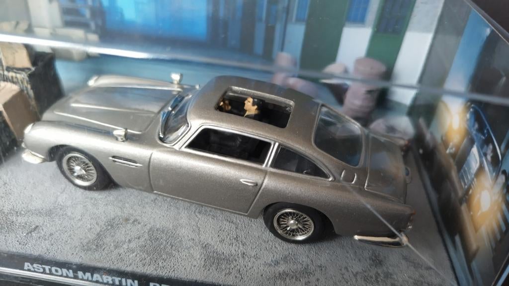 Aston Martin DB5 007 Goldfinger 1:43 James Bond Pol, Hobby en Vrije tijd, Modelauto's | 1:43, Overige merken, Auto, Verzenden