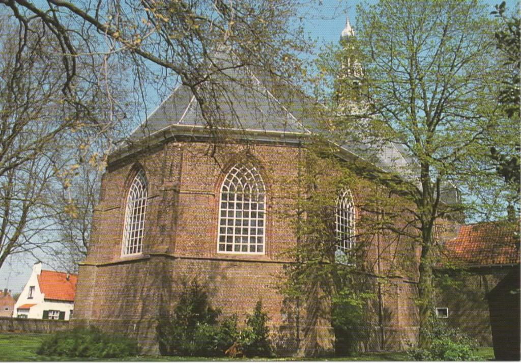 Ansichtkaart IJzendijke, Ned. Herv. Kerk, Ophalen of Verzenden, 1980 tot heden, Ongelopen, Zeeland