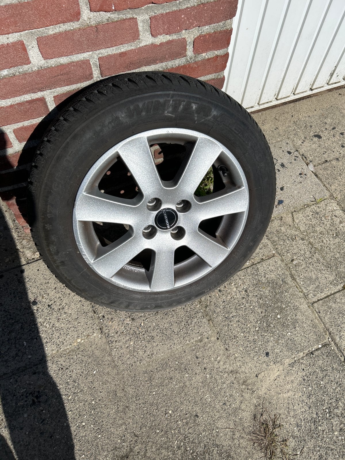 Borbet velgen met winterbanden 4x100 voor Toyota Yaris, Auto diversen, Ophalen of Verzenden, Gebruikt