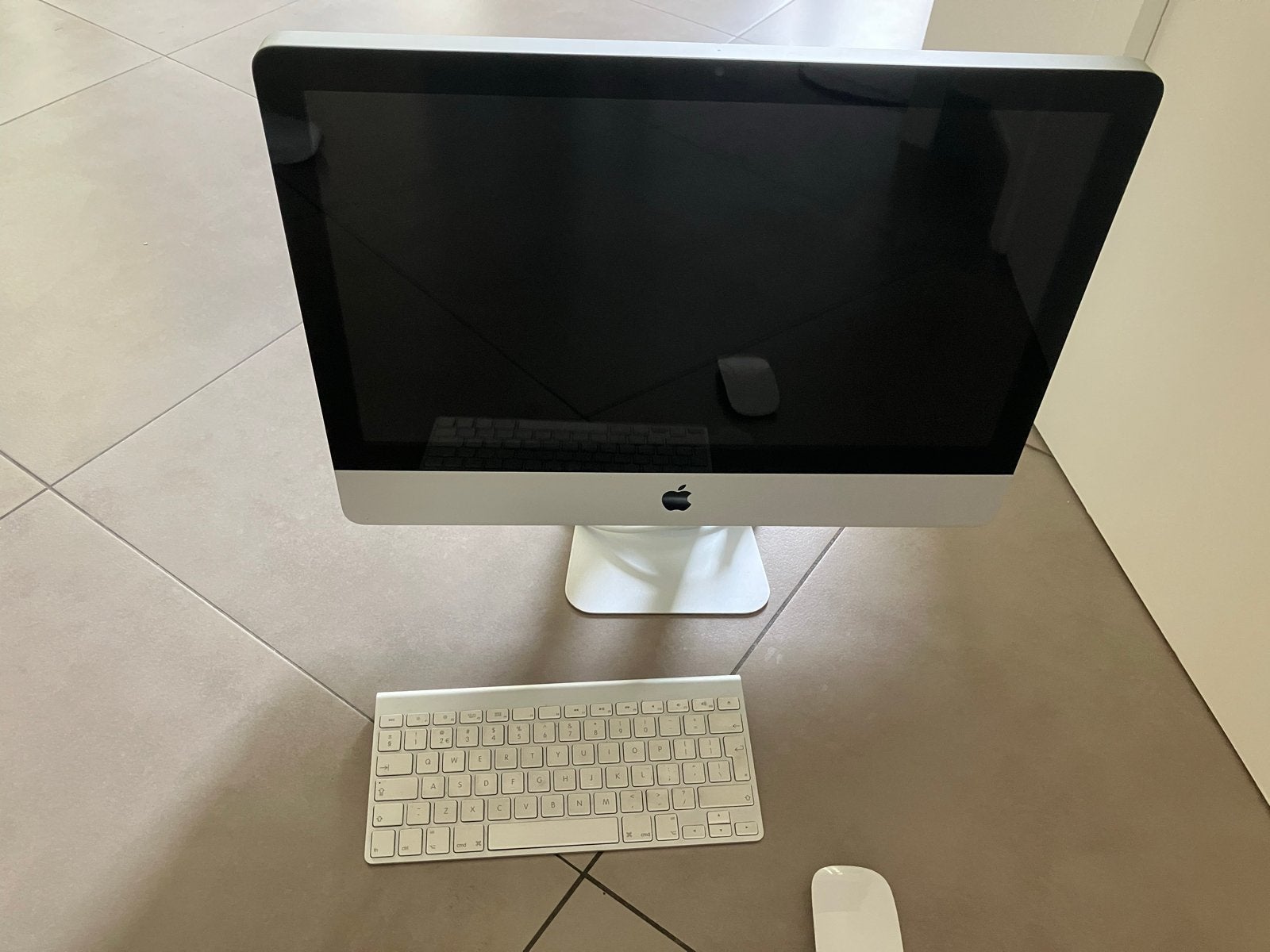 Apple iMac (2011) met toetsenbord en muis, Computers en Software, Gebruikt, Minder dan 4 GB, IMac, Ophalen of Verzenden