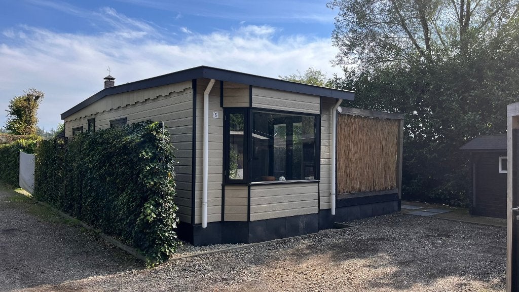 Vakantiehuis te koop in het hart van de Veluwe, In bos, 2 slaapkamers, Recreatiepark, Afwasmachine