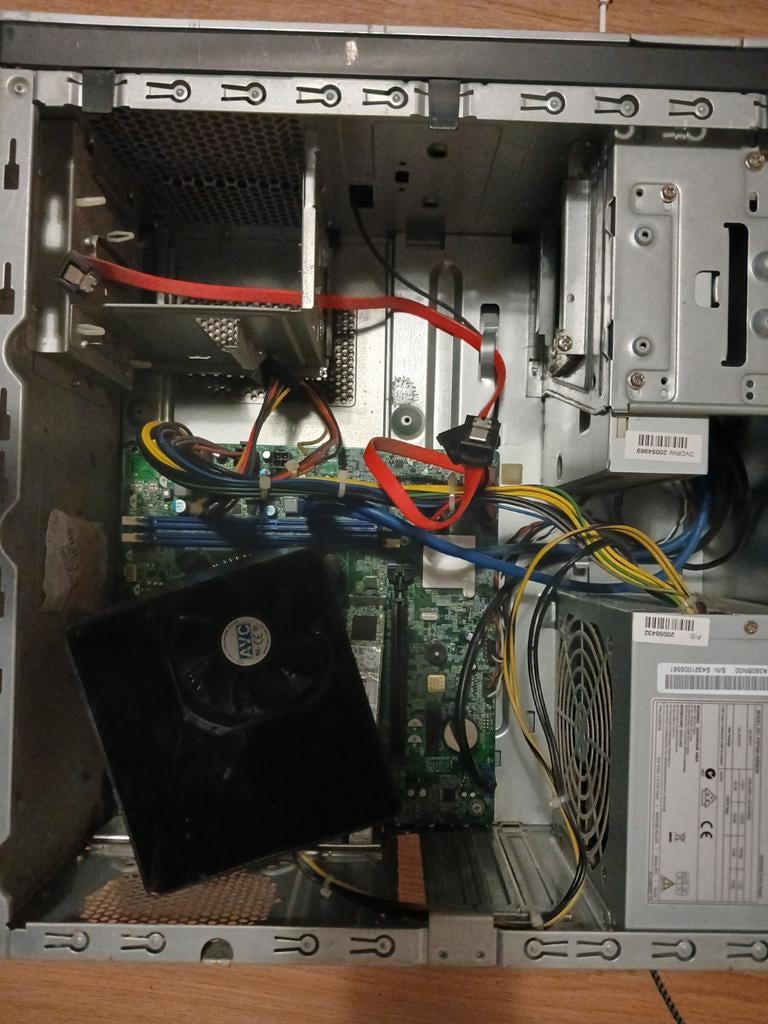 Pc without graphics card and Ram, Computers en Software, Ophalen of Verzenden, Zo goed als nieuw, 3 tot 4 Ghz