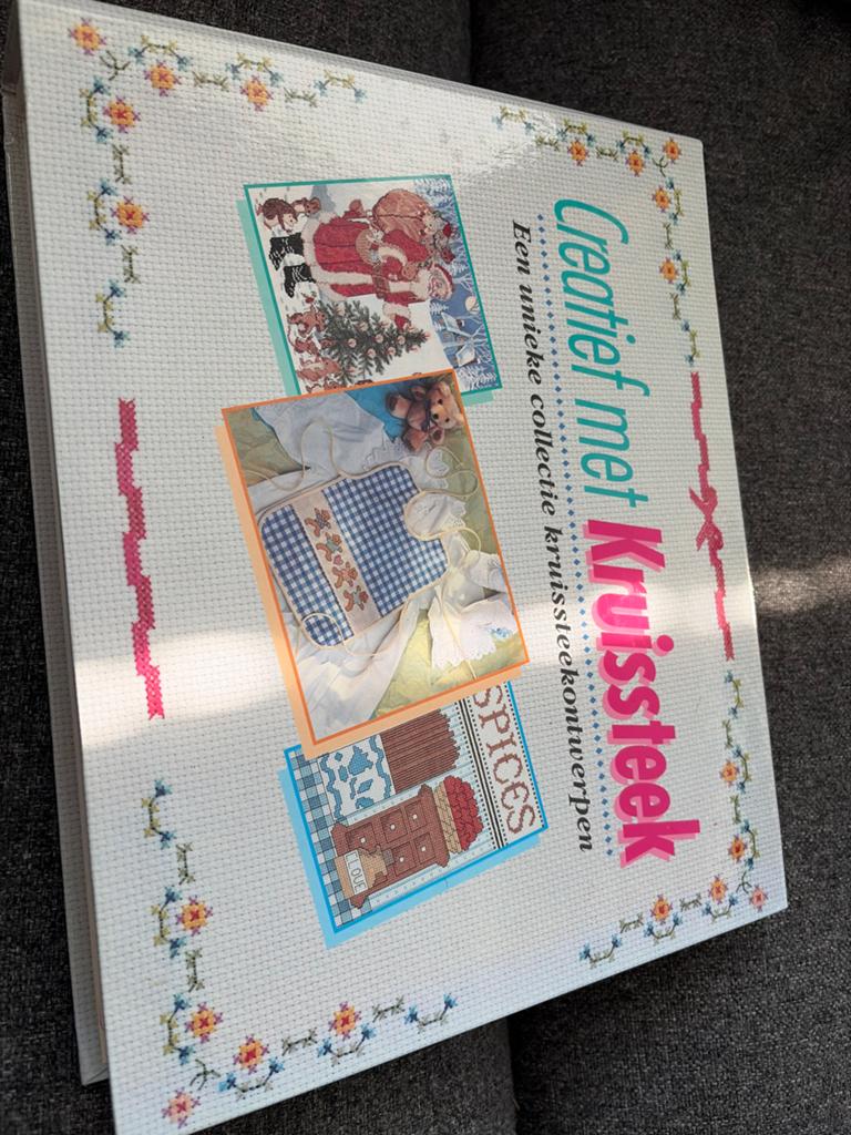 Creatief met Kruissteek - Collectie Kruissteekontwerpen, Hobby en Vrije tijd, Ophalen of Verzenden, Zo goed als nieuw, Handborduren