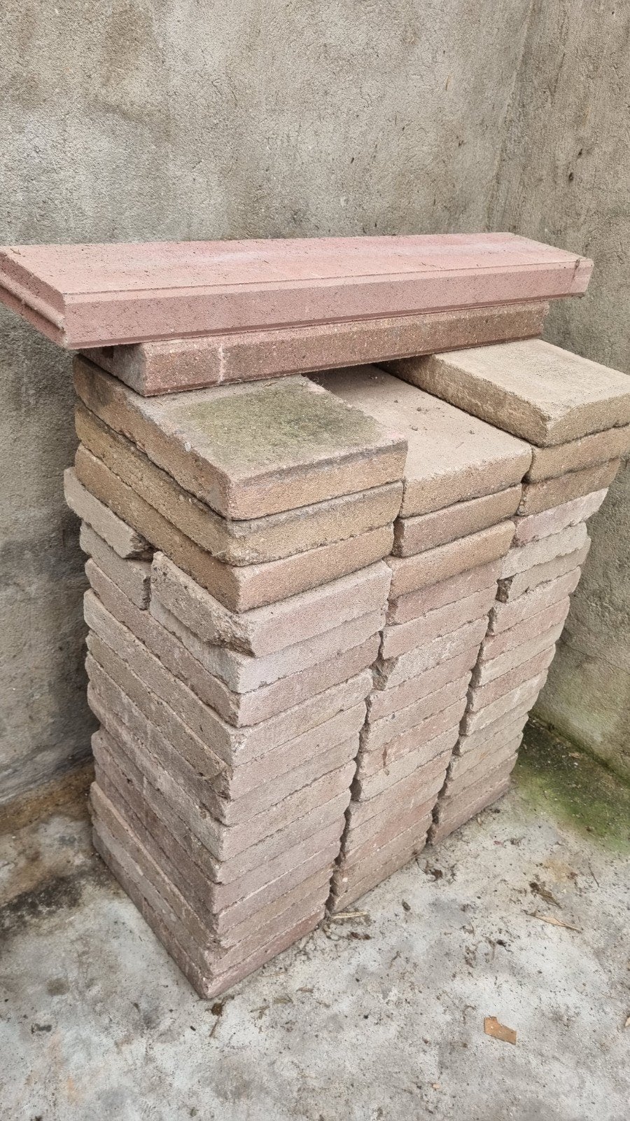 45 Beton tegels 3020x6 cm, Ophalen, Gebruikt, Overige materialen