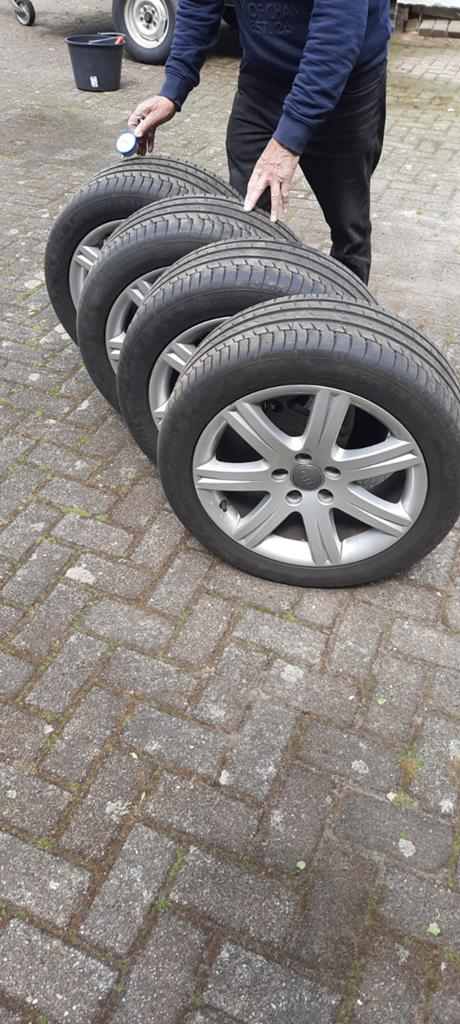 Audi A4 zomerbanden met velg, Ophalen of Verzenden, Zomerbanden, Banden en Velgen