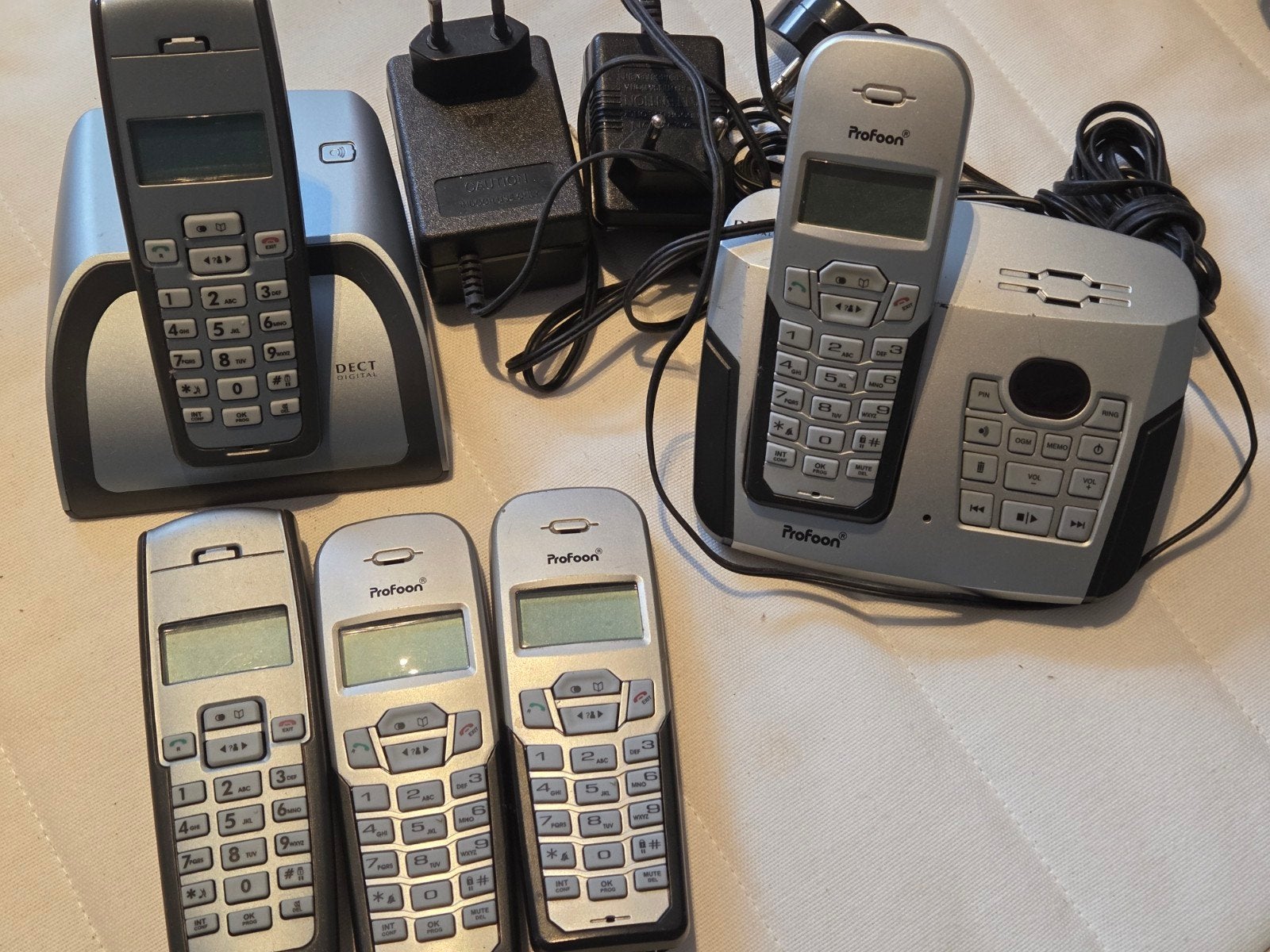 DECT telefoon set - 2 Profoon handsets met basisstation, Ophalen of Verzenden, Gebruikt, 2 handsets