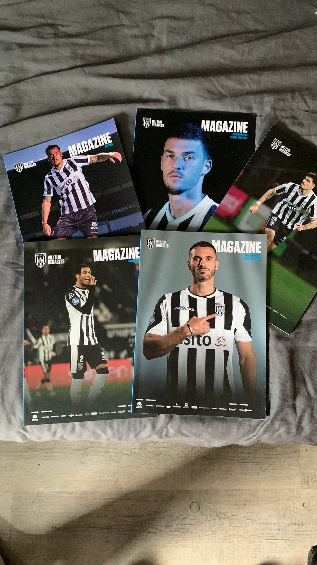 Heracles Almelo Magazines - Voetbaltijdschriften Collectie, Ophalen of Verzenden, Gelezen, Sport en Vrije tijd
