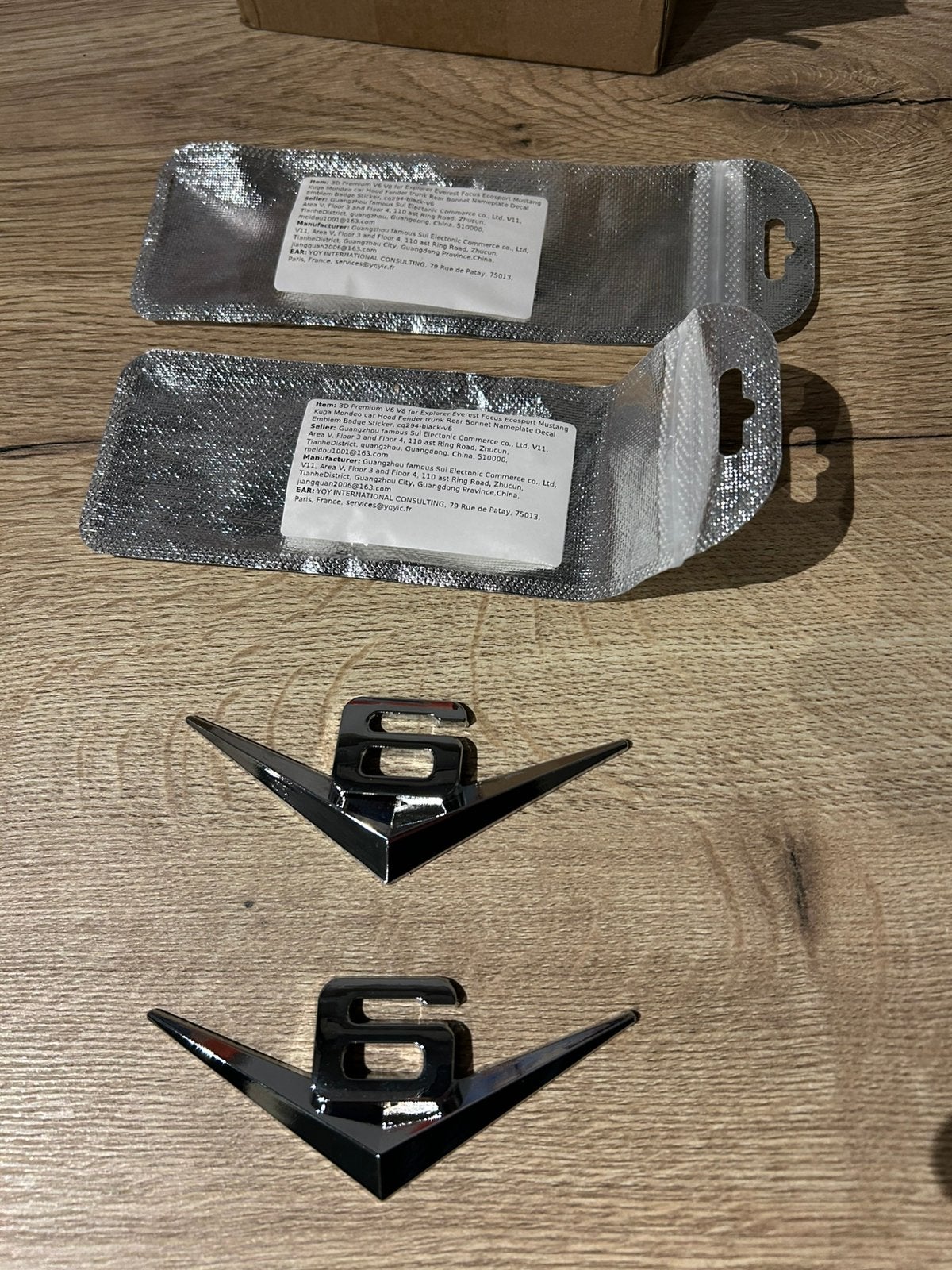 V6 logo Chrome 2x embleem Ford, Auto diversen, Autostickers, Ophalen of Verzenden