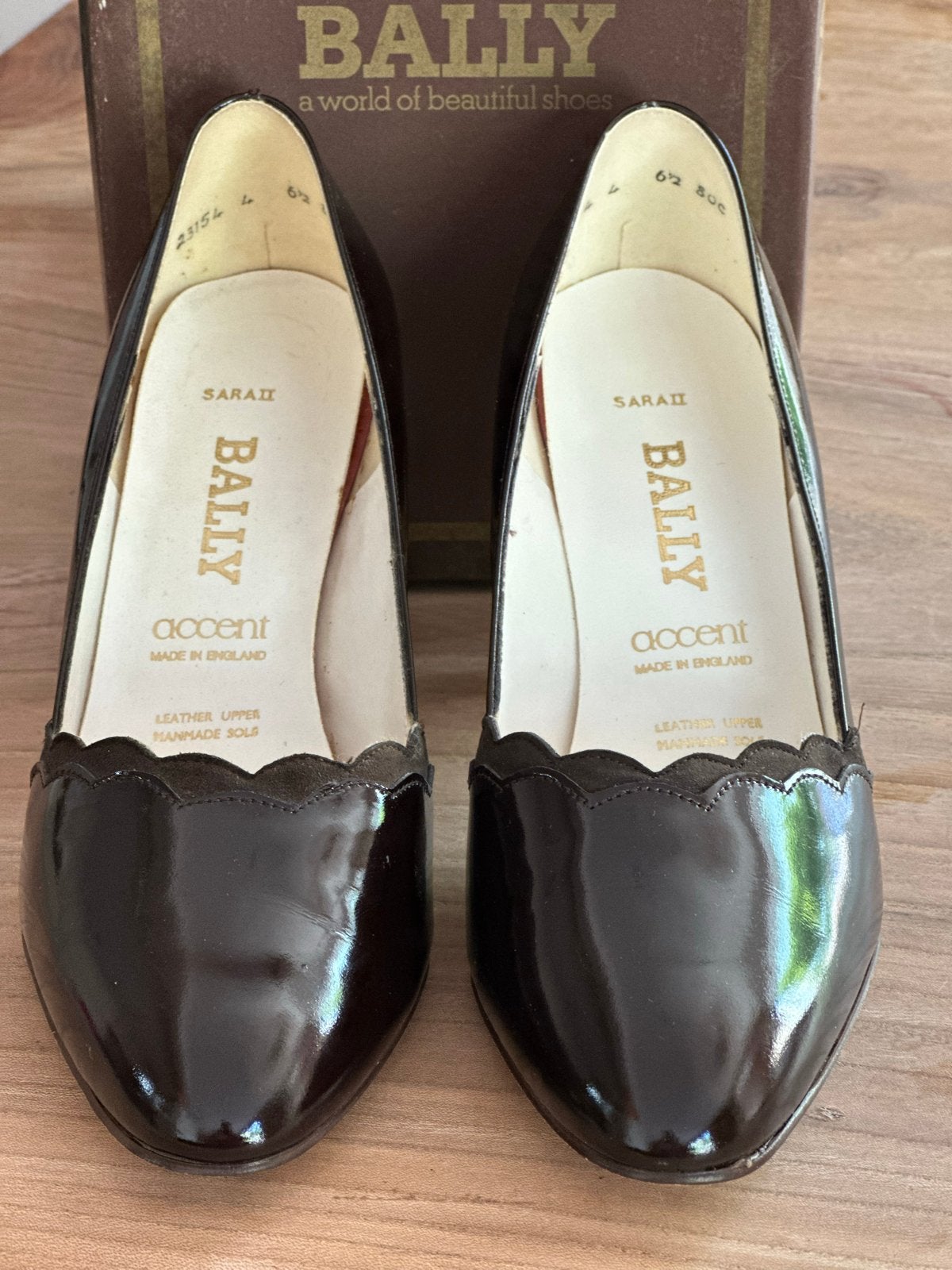 Bally Accent Pumps Bruin Lakleer Maat 39.5, Ophalen of Verzenden, Zo goed als nieuw, Bruin, Pumps