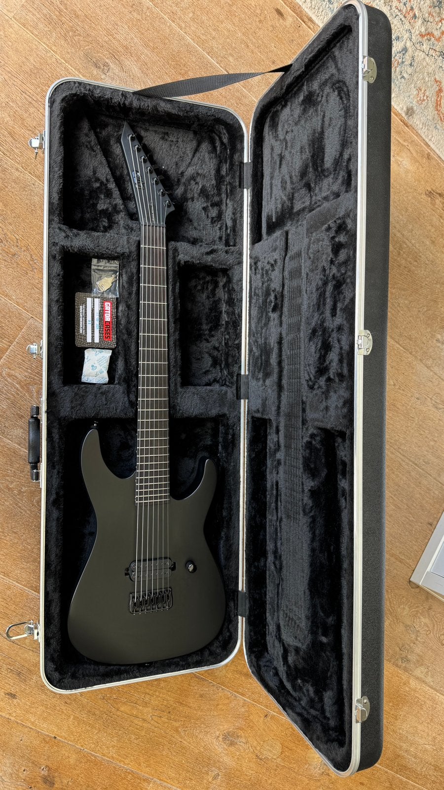 ESP LTD M-7HT Black Metal met koffer, Ophalen, Zo goed als nieuw, Solid body, Overige merken